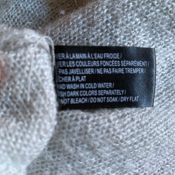 CONTEMPORAINE - Gray Top V neck - touch of mohair semi Sheer sweater - large - Picture 11 of 13